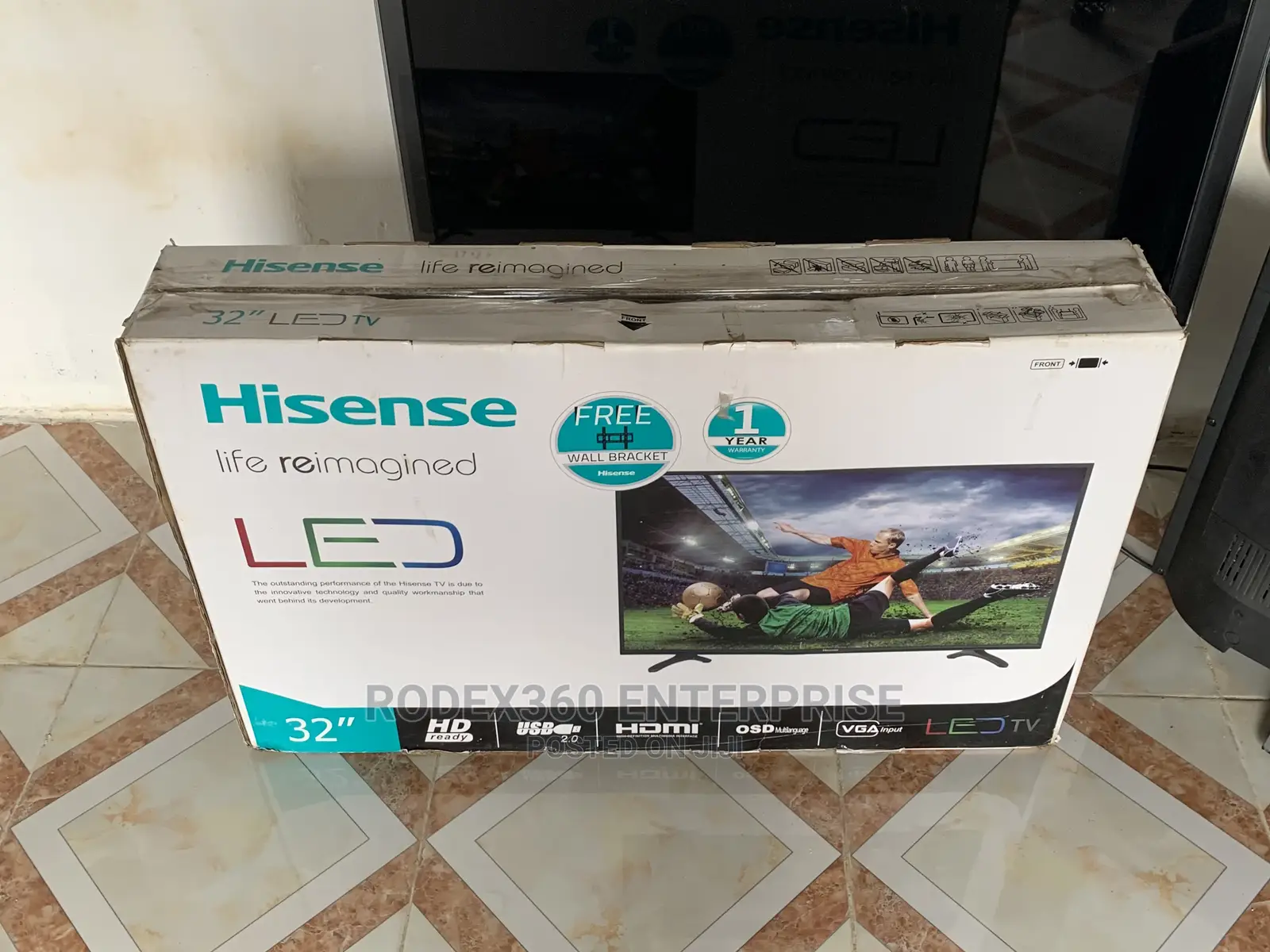 Brand New 32 Inches Hisense TV for Sale.