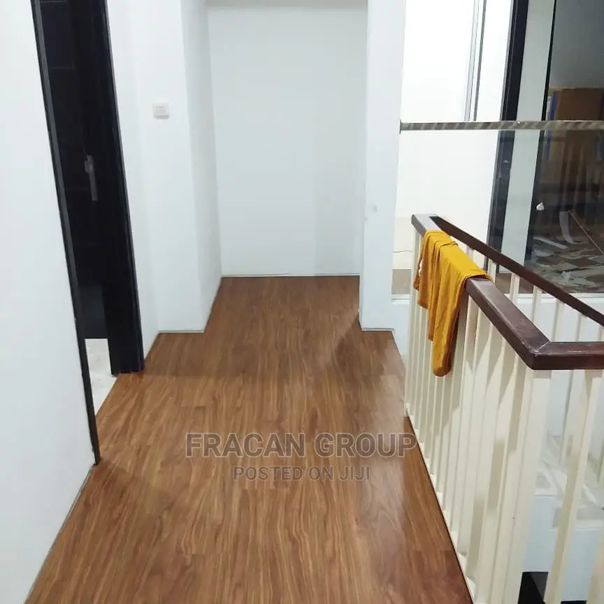 Premium Quality Vinly PVC Wood-Like Floor.