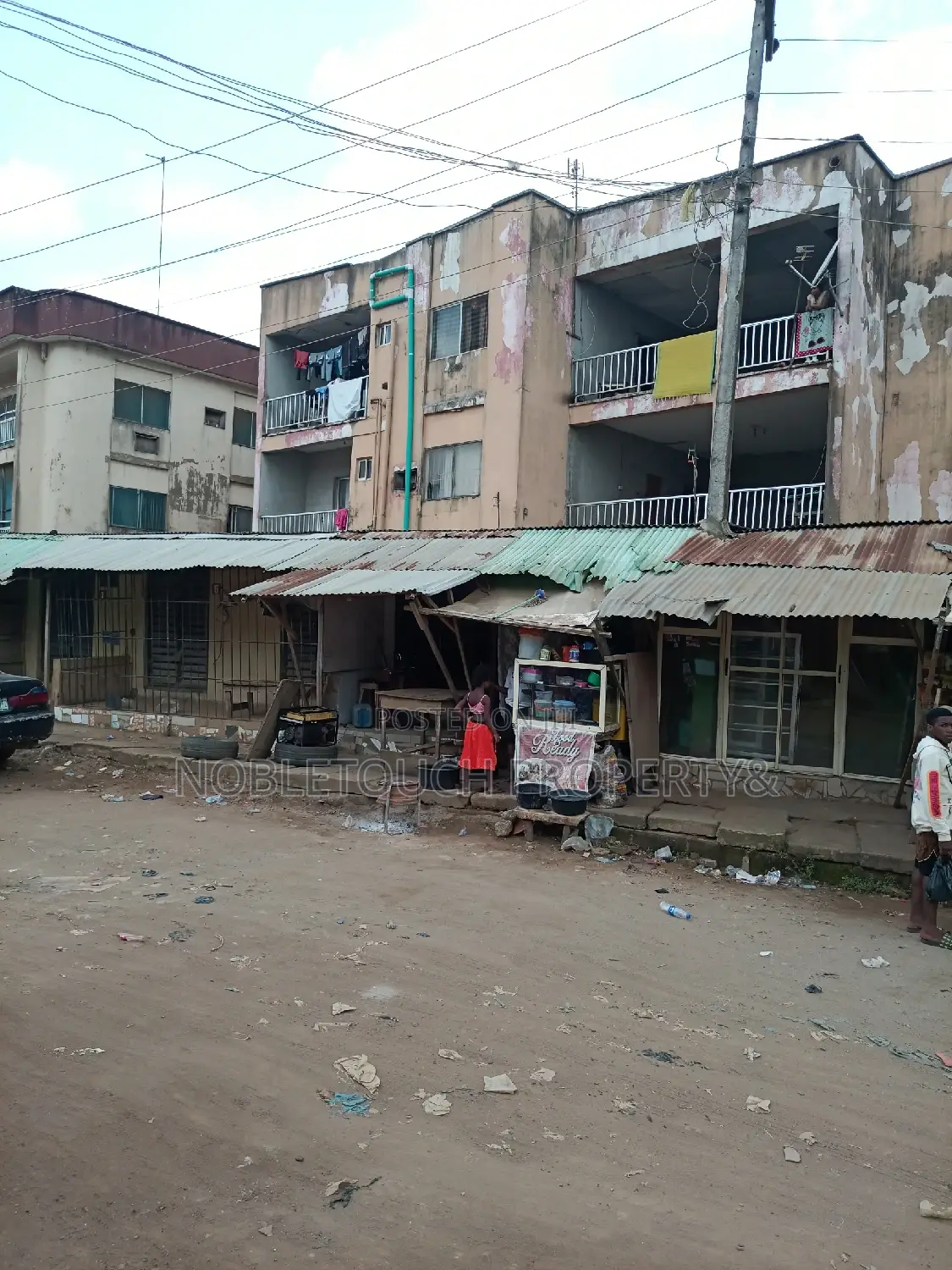 2bdrm Block of Flats in Custom Bus Stop for sale