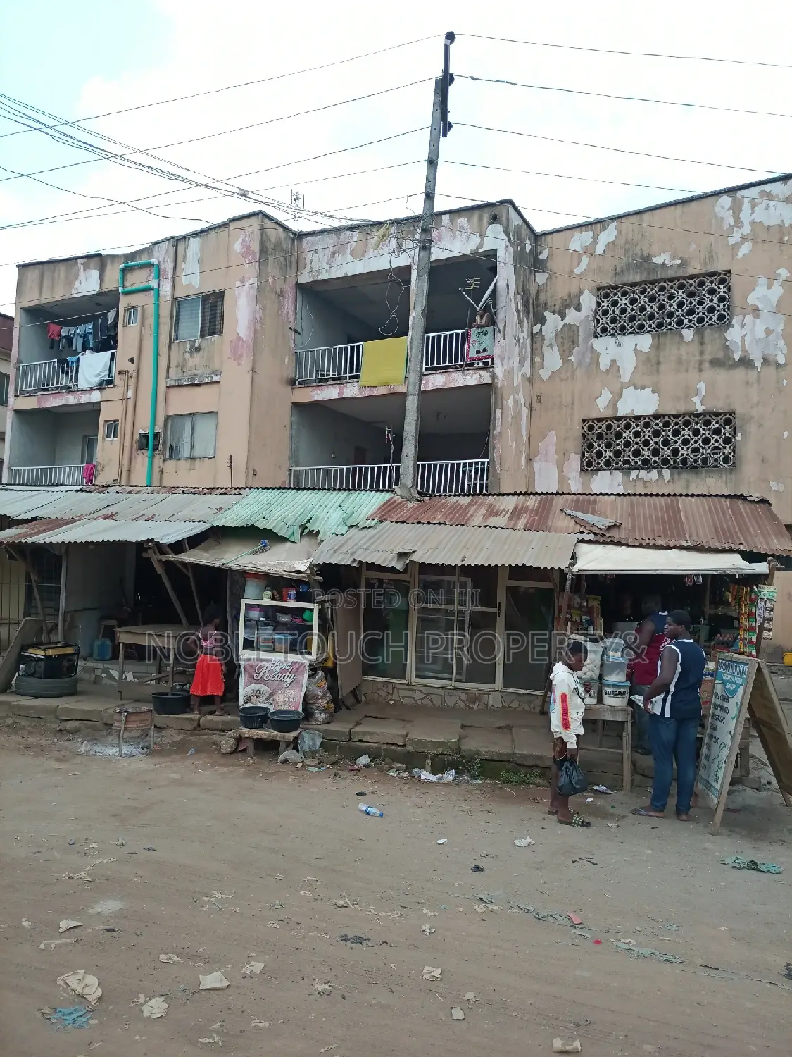 2bdrm Block of Flats in Custom Bus Stop for sale