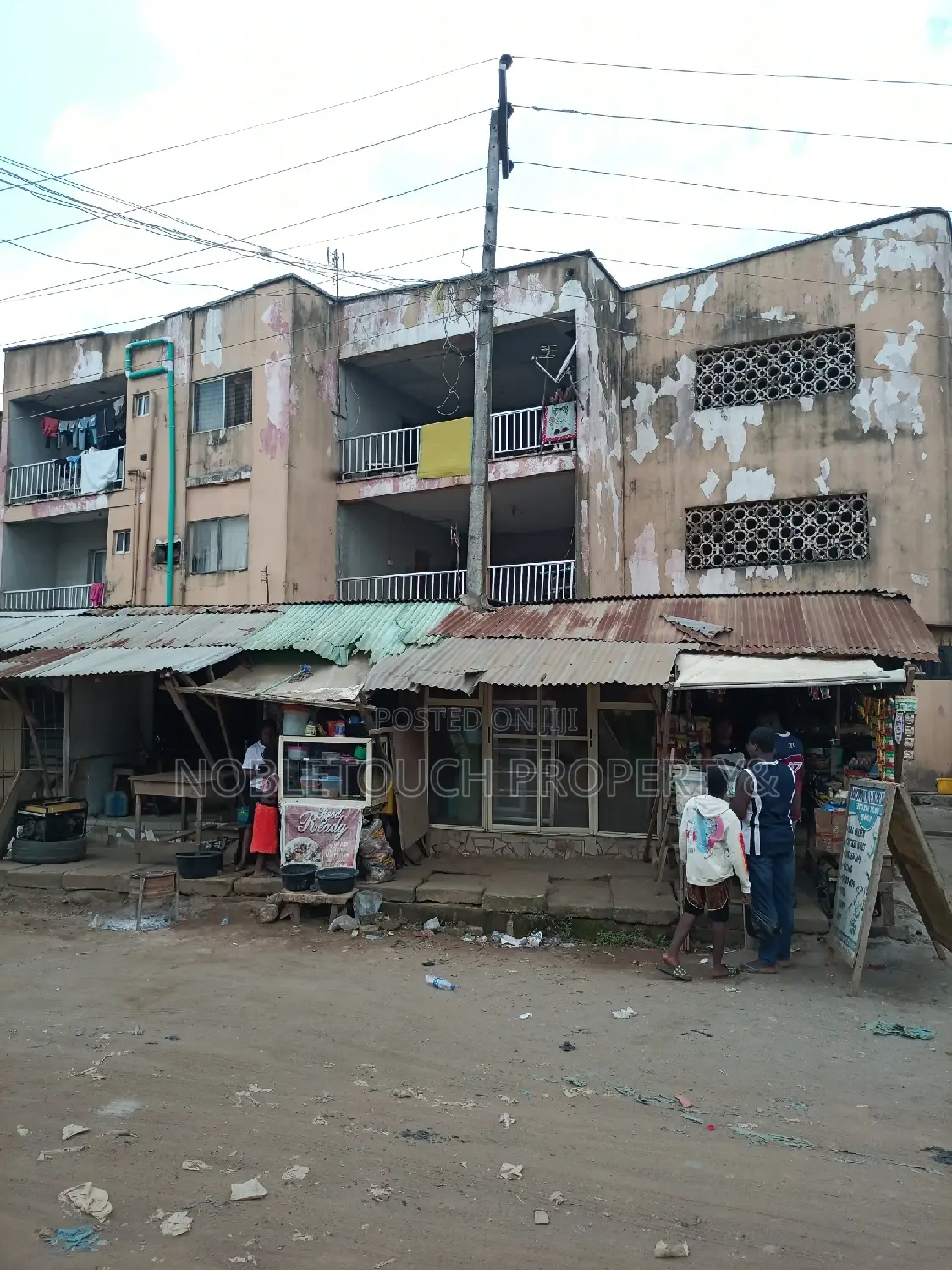 2bdrm Block of Flats in Custom Bus Stop for sale