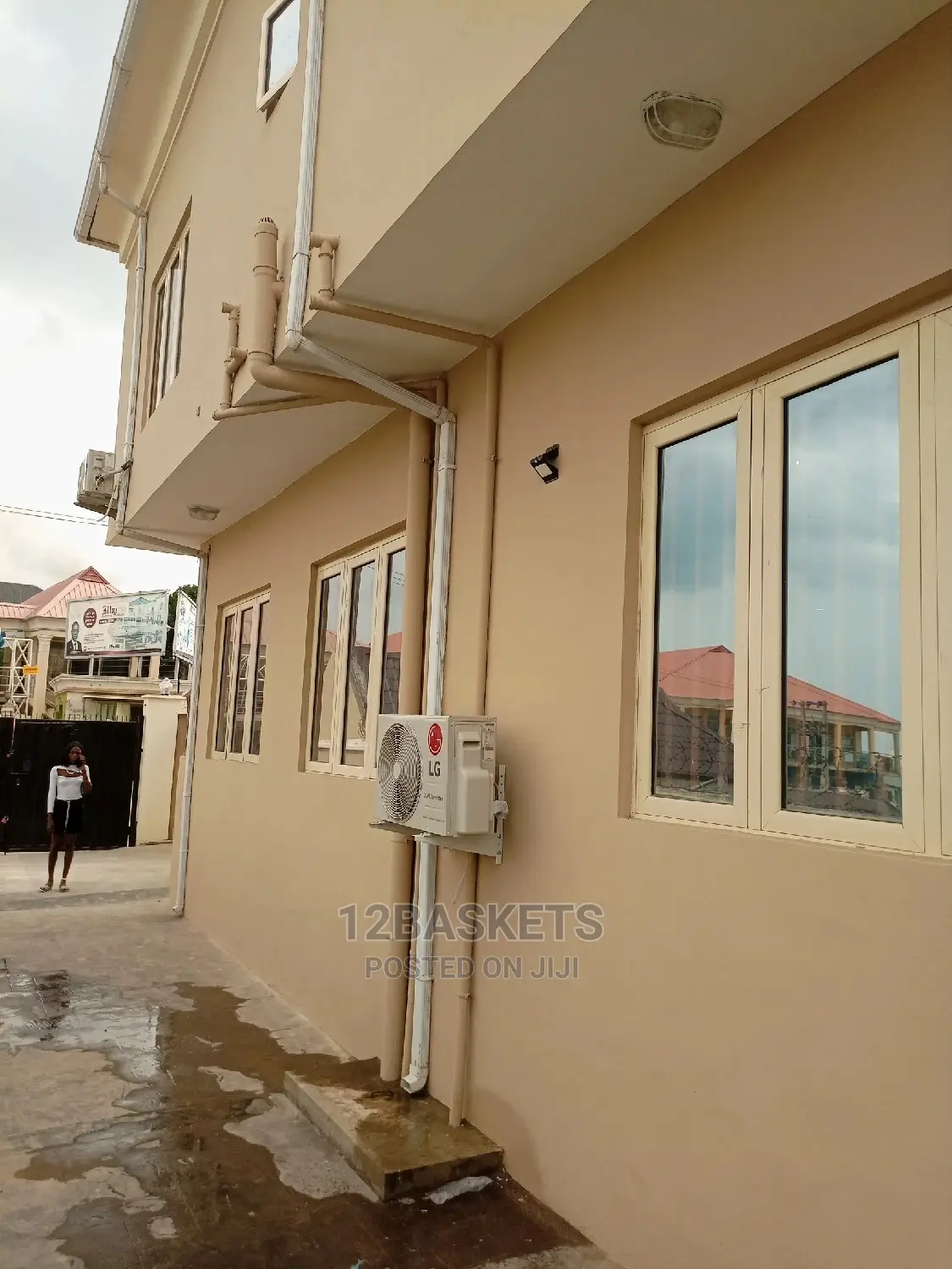 Furnished 3bdrm Apartment in Magodo for rent