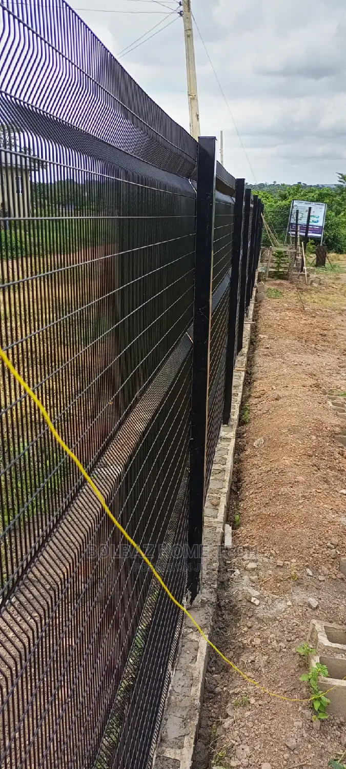 Anti-Finger Panel Mesh; Contemporary See-Through Fence