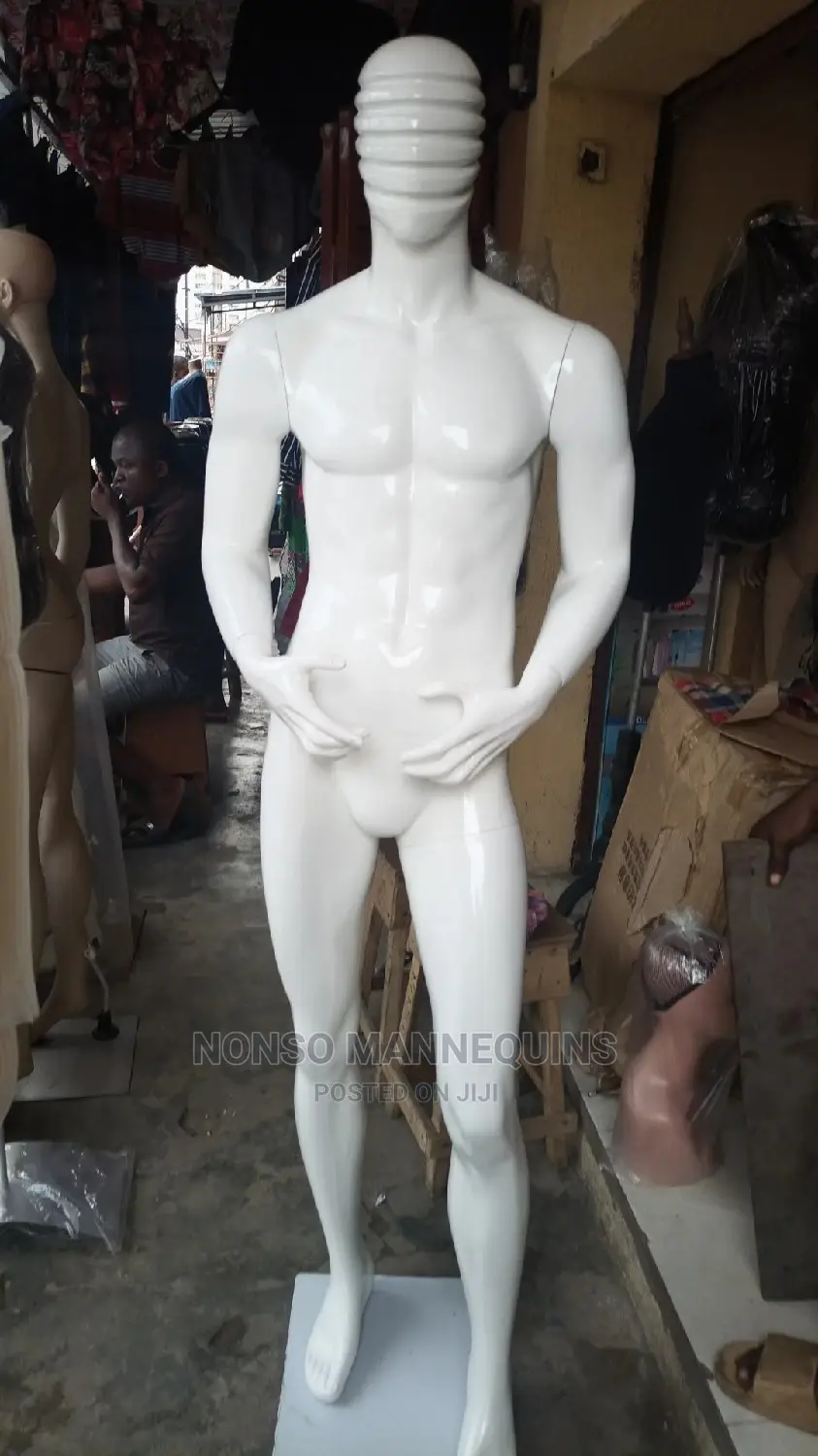 Glossy White Male Line Face Display MANNEQUIN