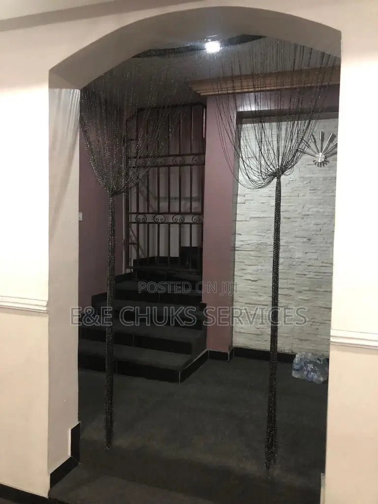 5bdrm Duplex in Obio-Akpor for Sale