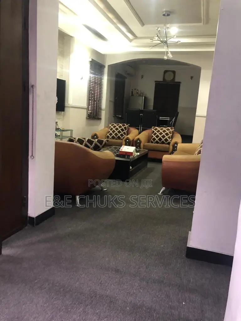 5bdrm Duplex in Obio-Akpor for Sale