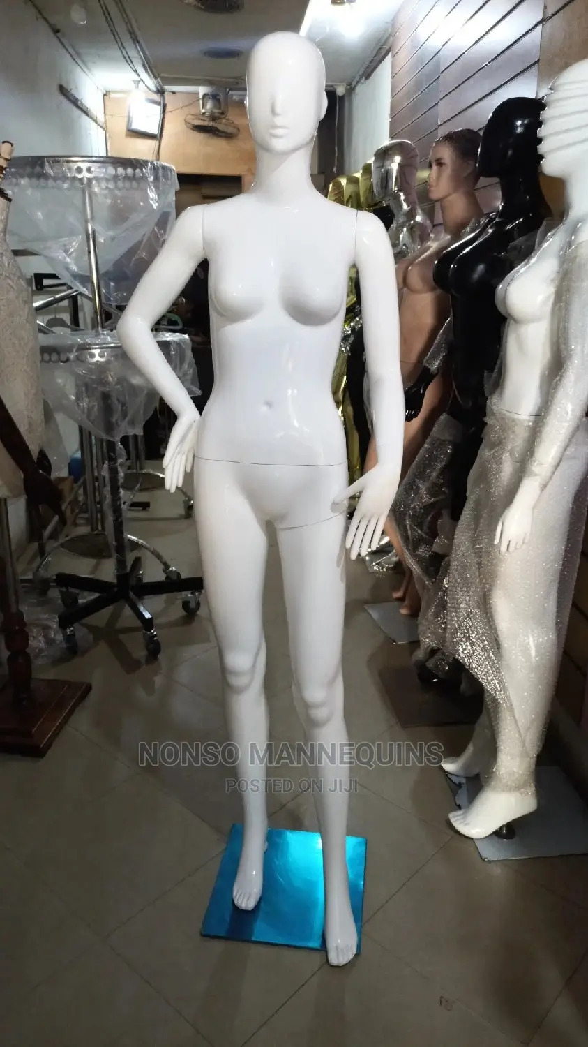 Glossy White SF Size 8 Female MANNEQUINS