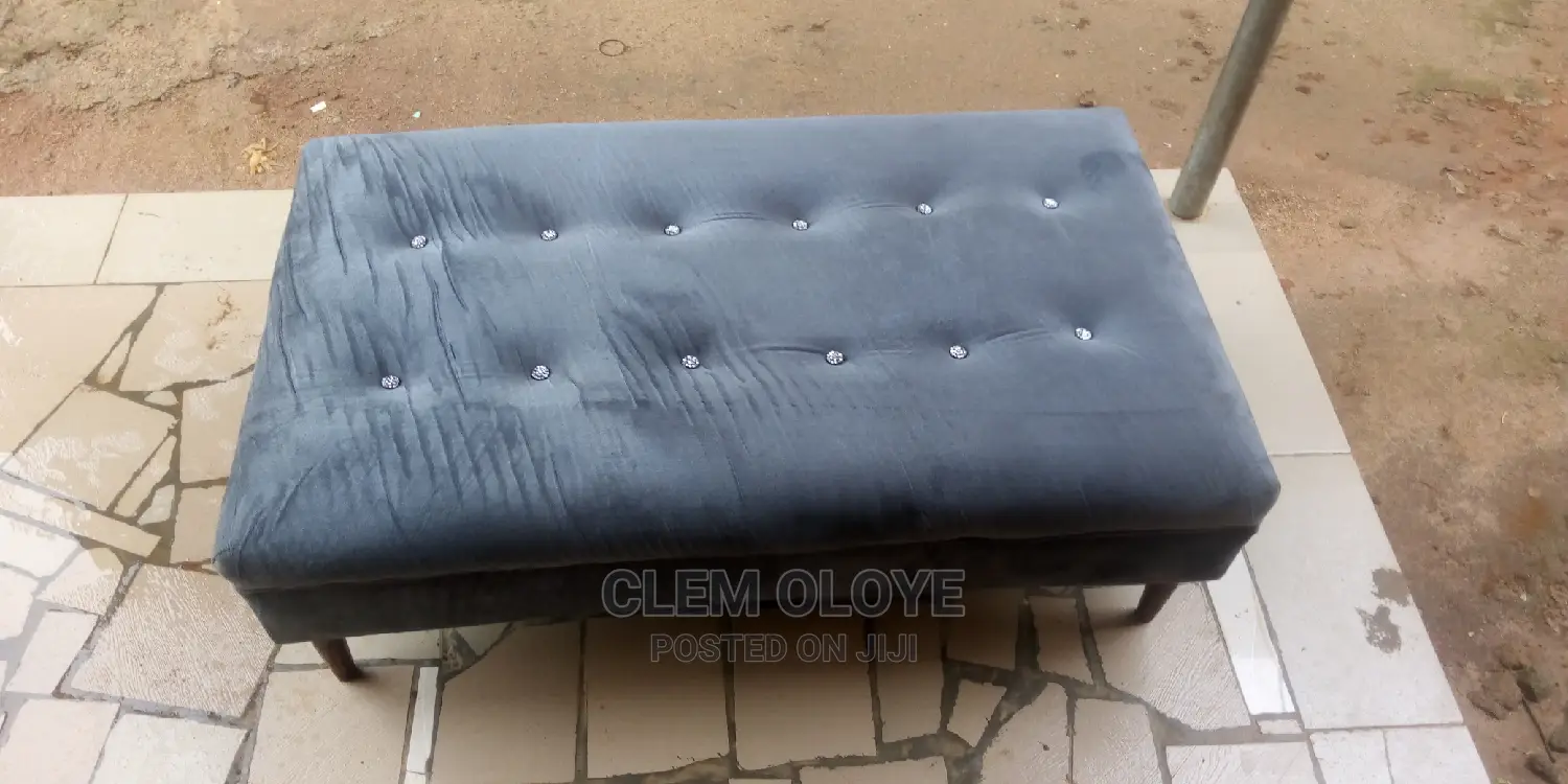Center Table (Puff)