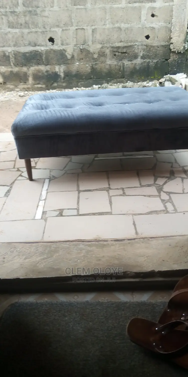 Center Table (Puff)