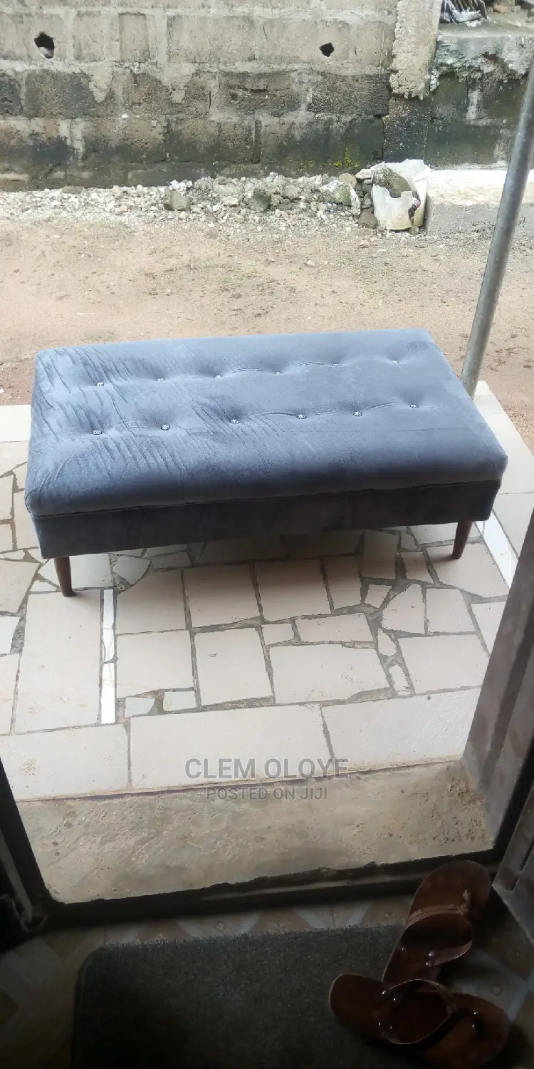Center Table (Puff)