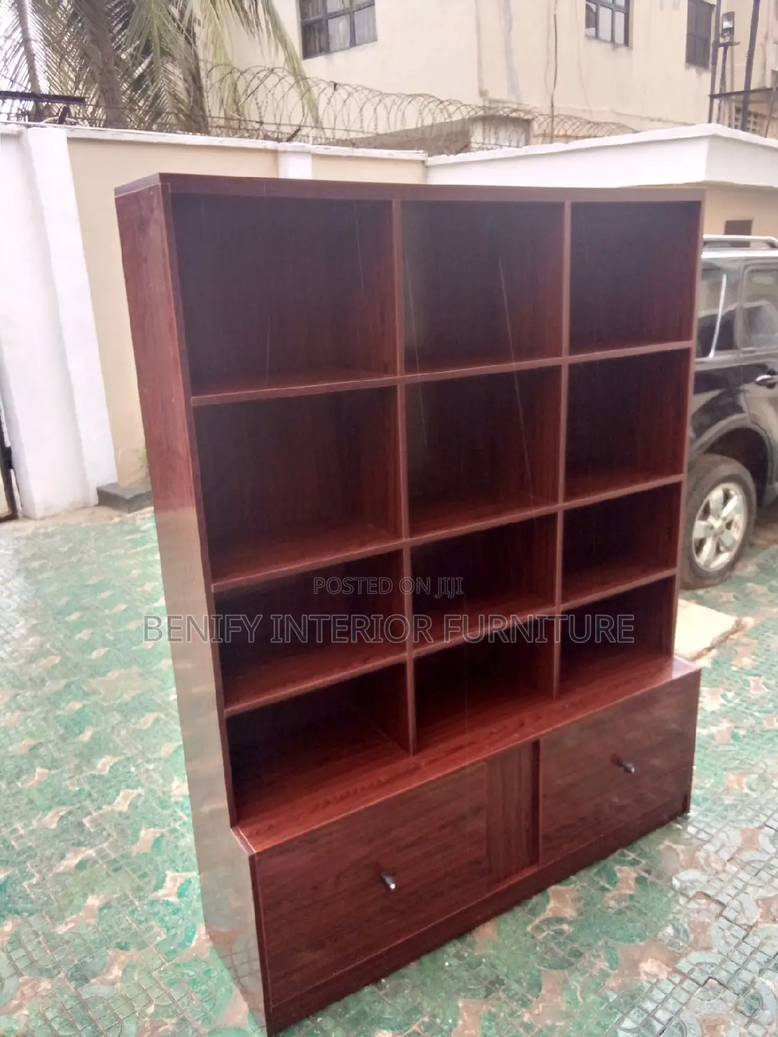 12 Spaces Bag Wardrobe