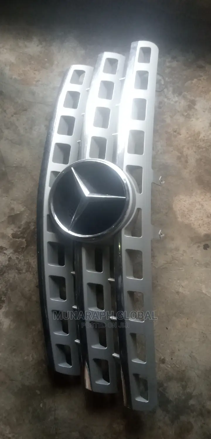 Mercedes Benz ML350 W164 Front Grille