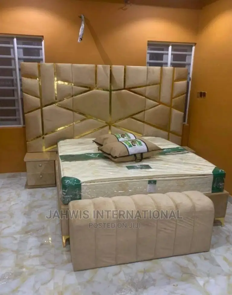 Beautiful Uphostery 6by6ft Bed