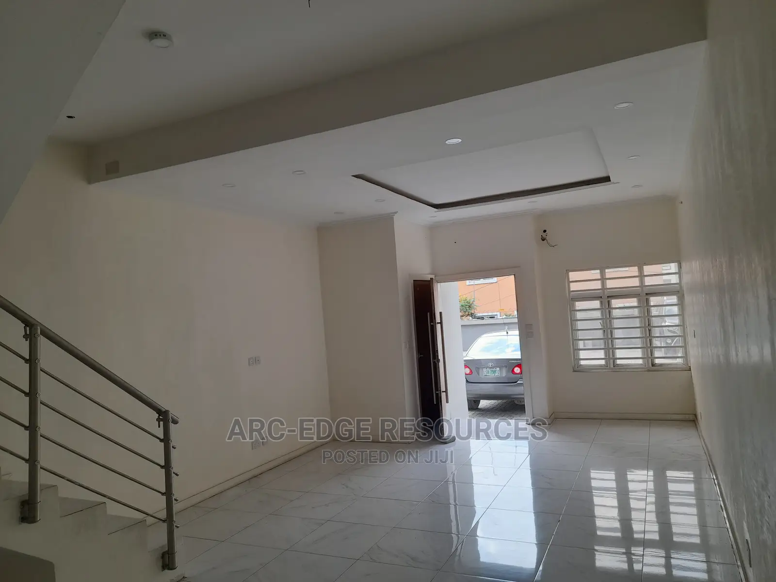 4bdrm Duplex in Mende for sale