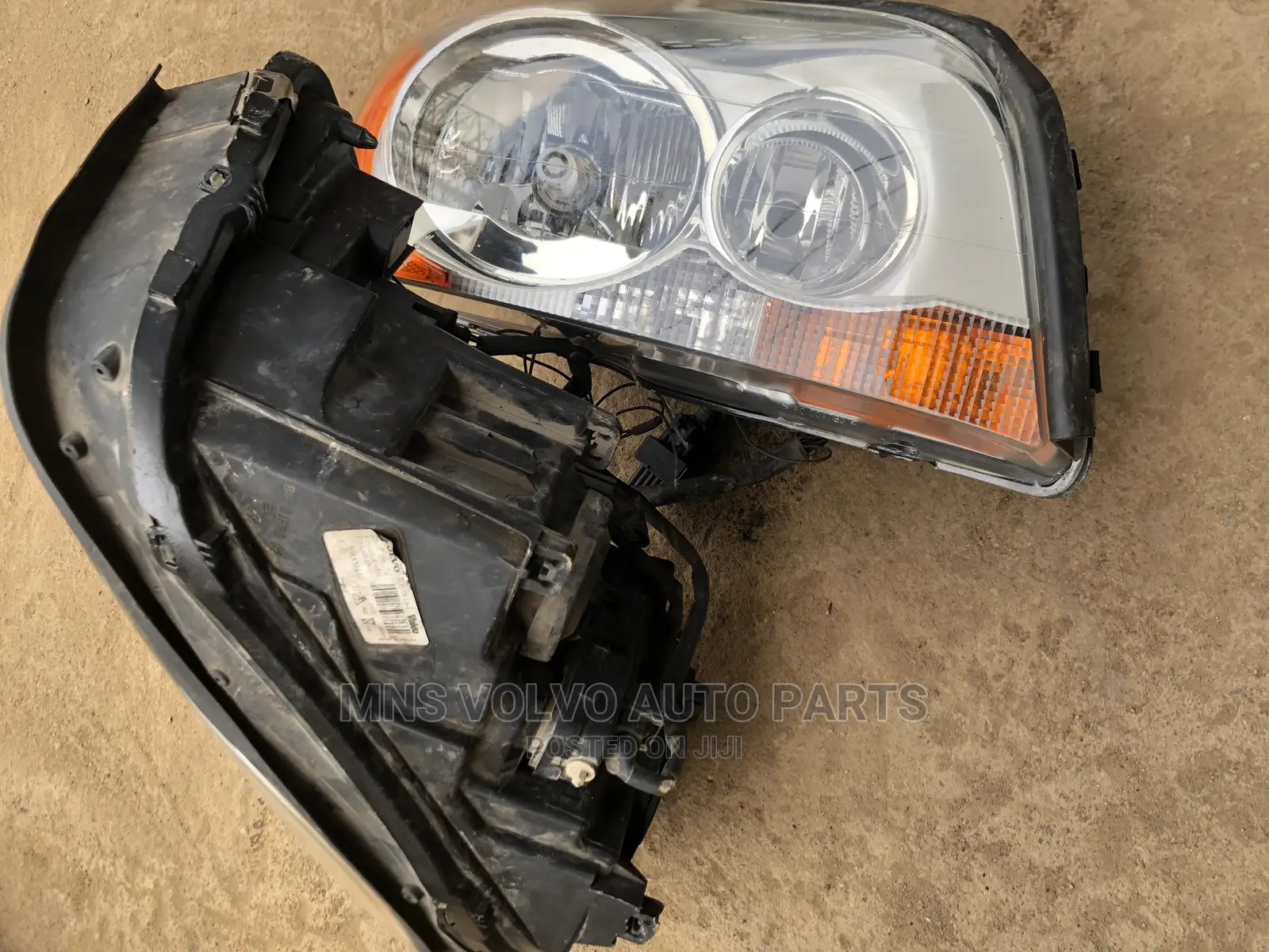 Volvo XC90 Charger Headlight