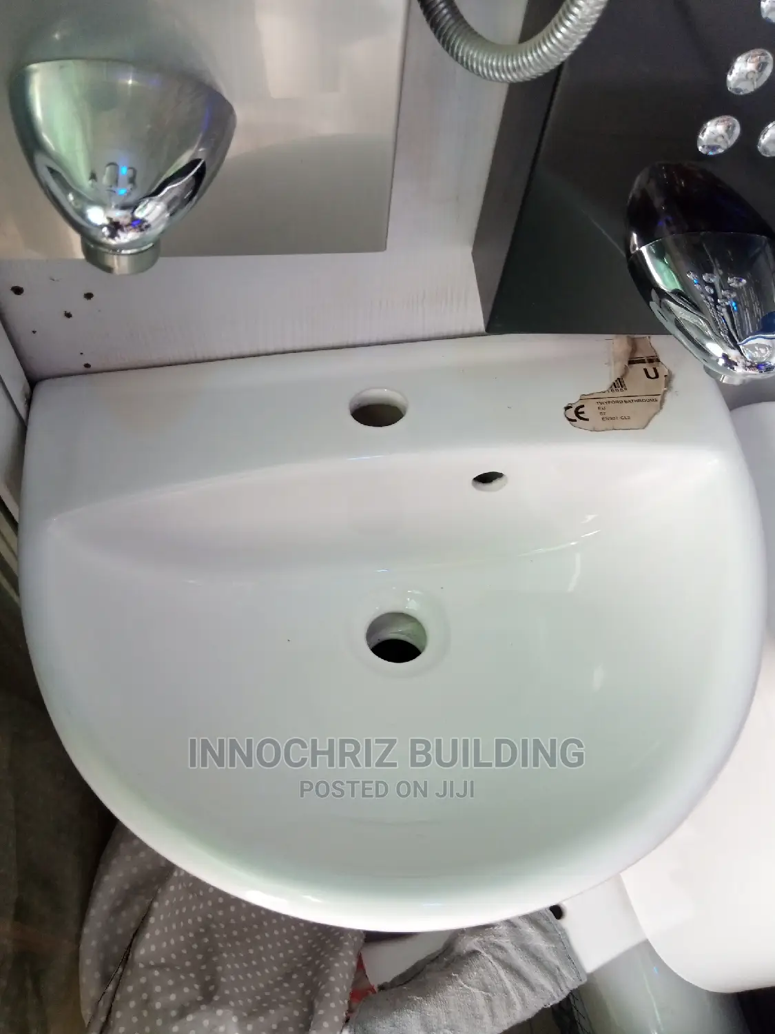 Half Pedestal Basin