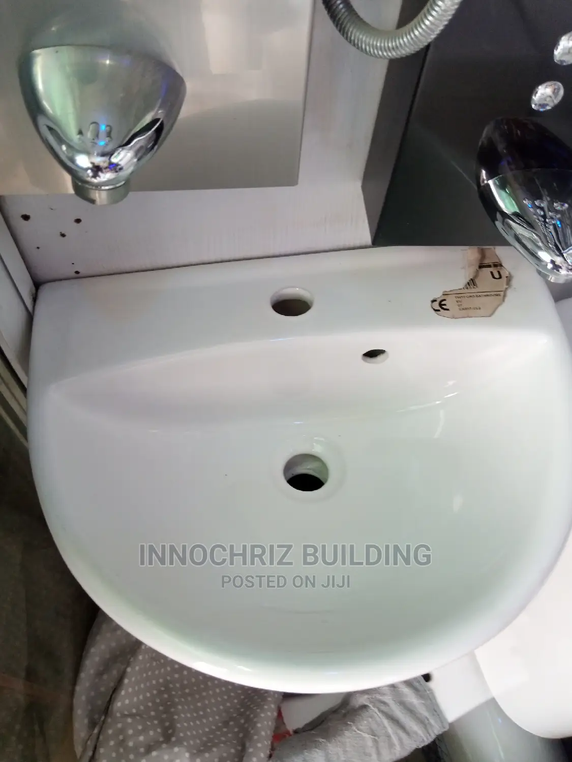 Half Pedestal Basin