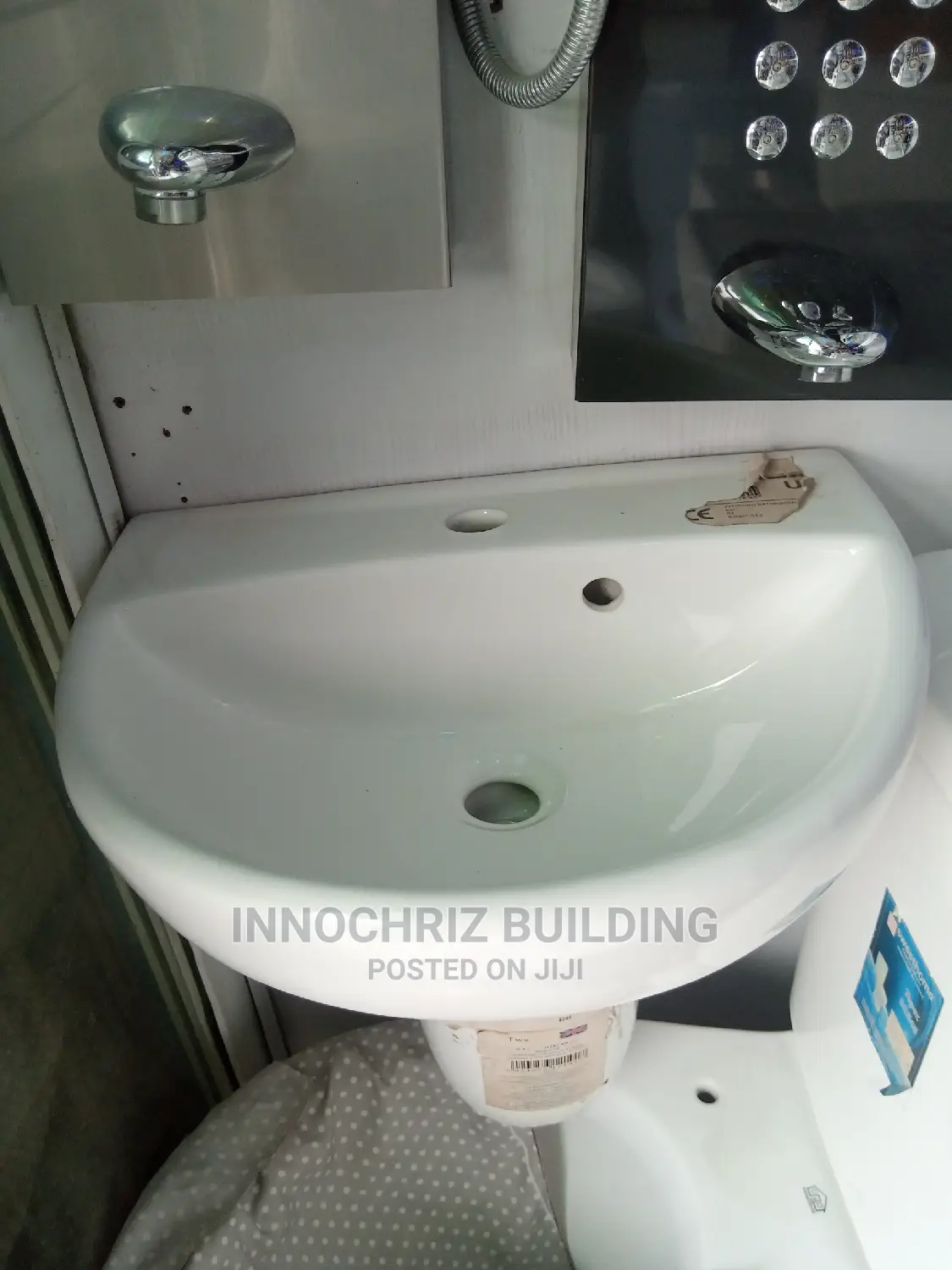 Half Pedestal Basin