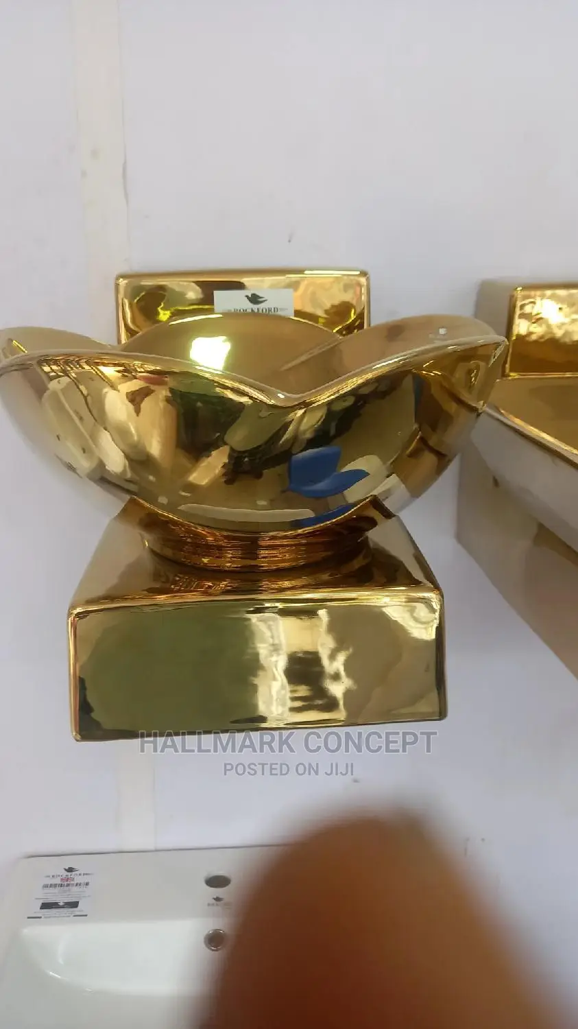 Gold Wash Hand Basins.