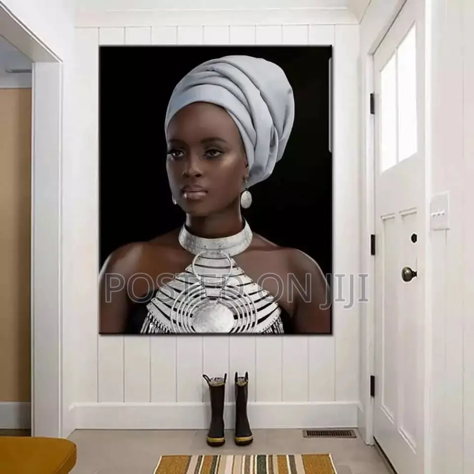 Black and White Sexy African Woman