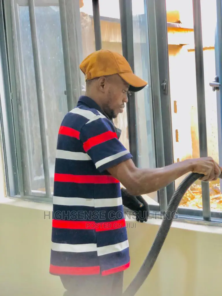Best Cleaning Expert With Modern Cleaning Equipment