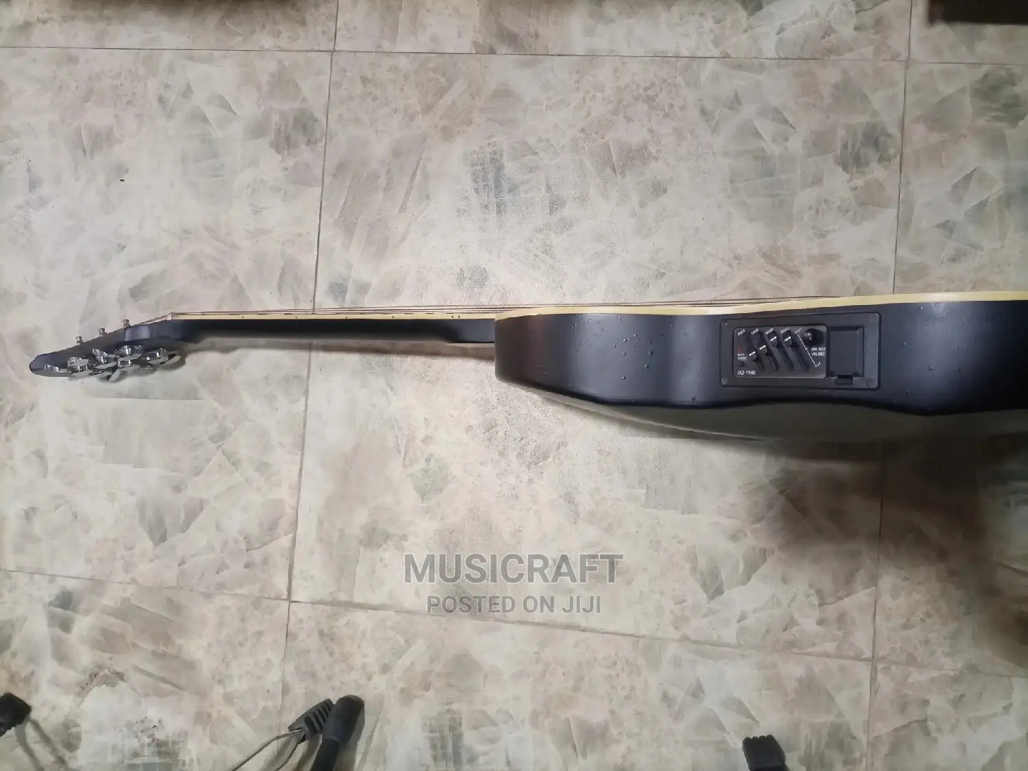 Standard Japan Big Semi-Acoustic Guitar