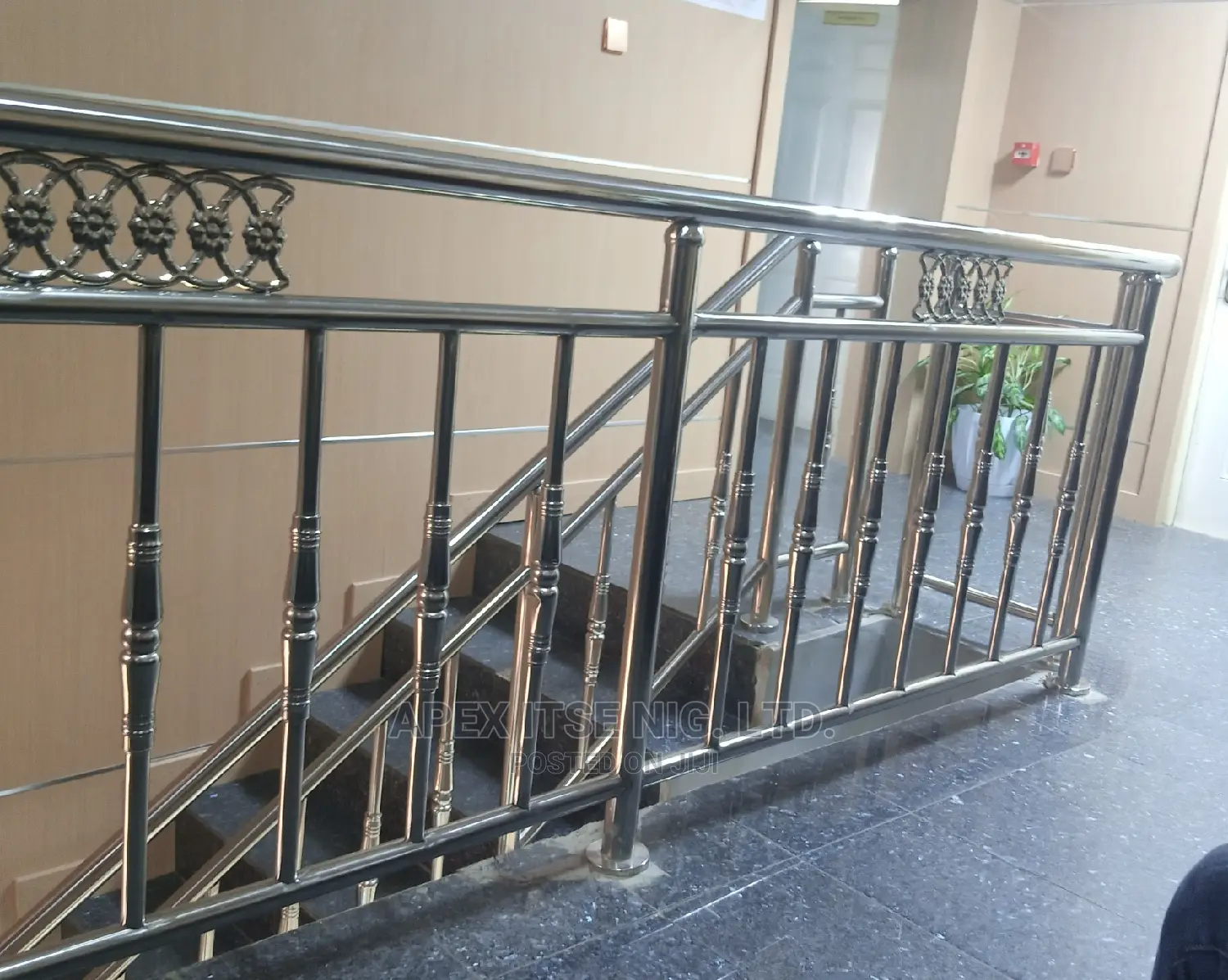 Silver Cumby Railings Bal