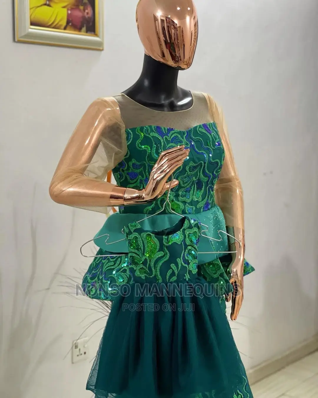 Female Matt Black Body Roae Gold Female MANNEQUIN