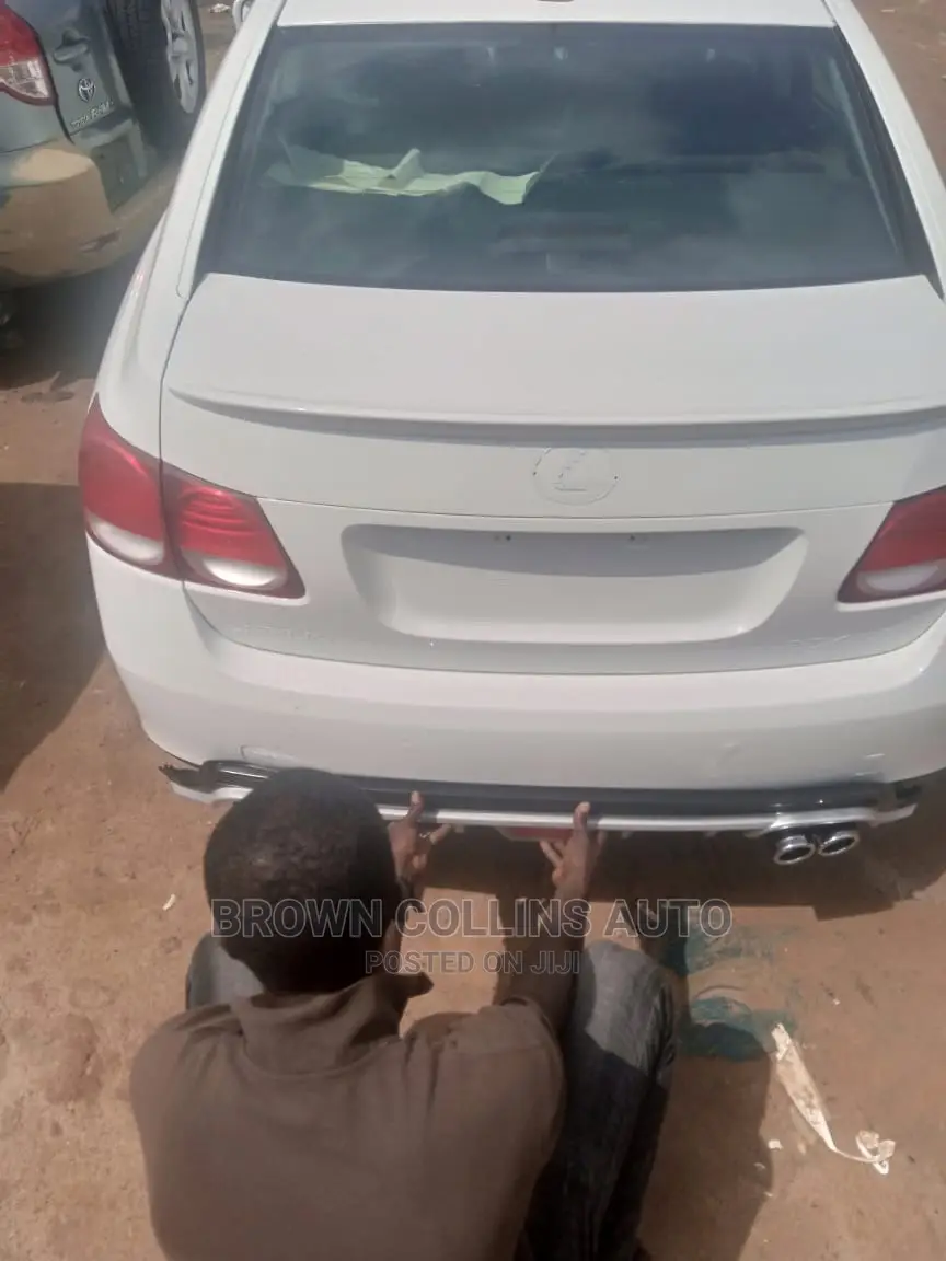Gs300/Gs350 Back Bumper Spoiler