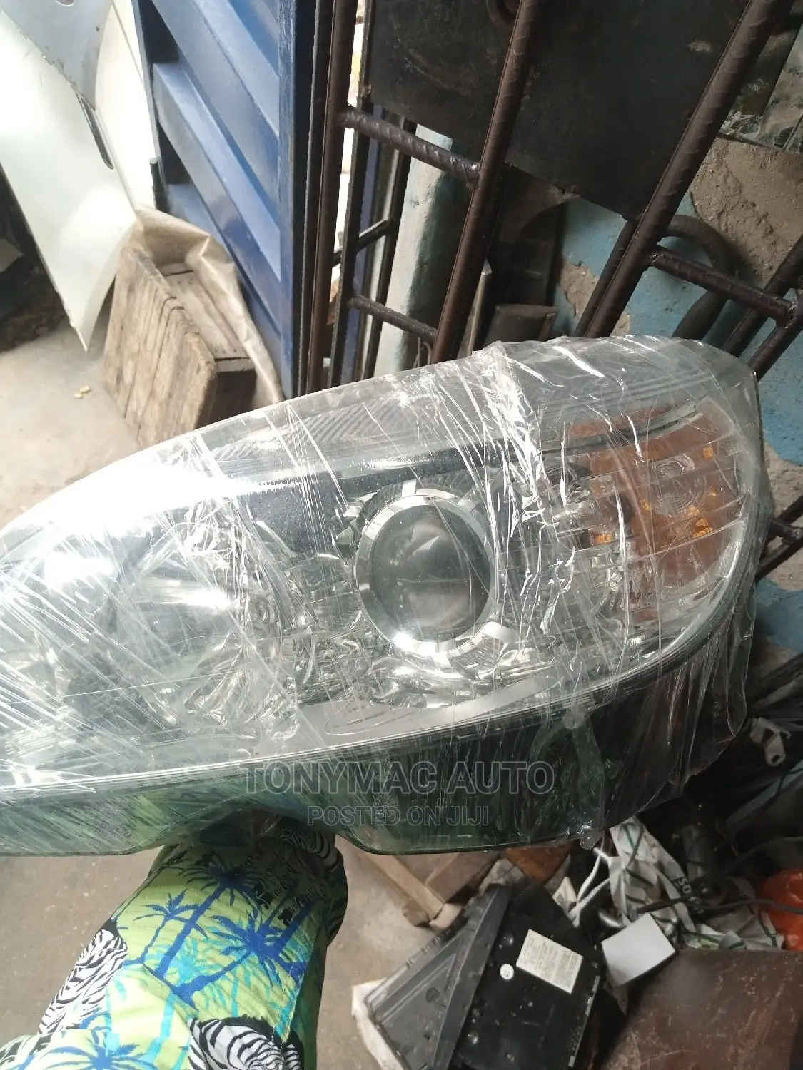 Mercedes Benz C300 2008 Headlight