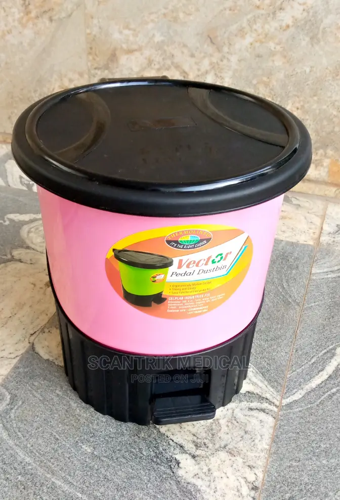 Household Small Plastic Pedal Bins/Trash Can (10L)