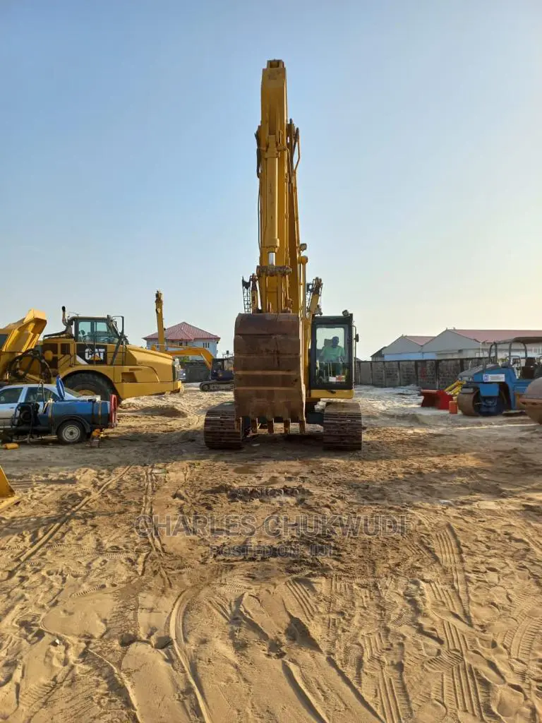 Excavator 325l