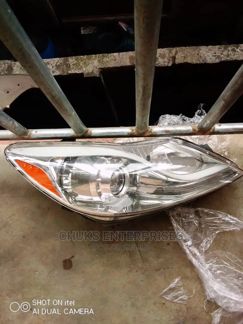 Hyundai Genesis 2012 Headlamp