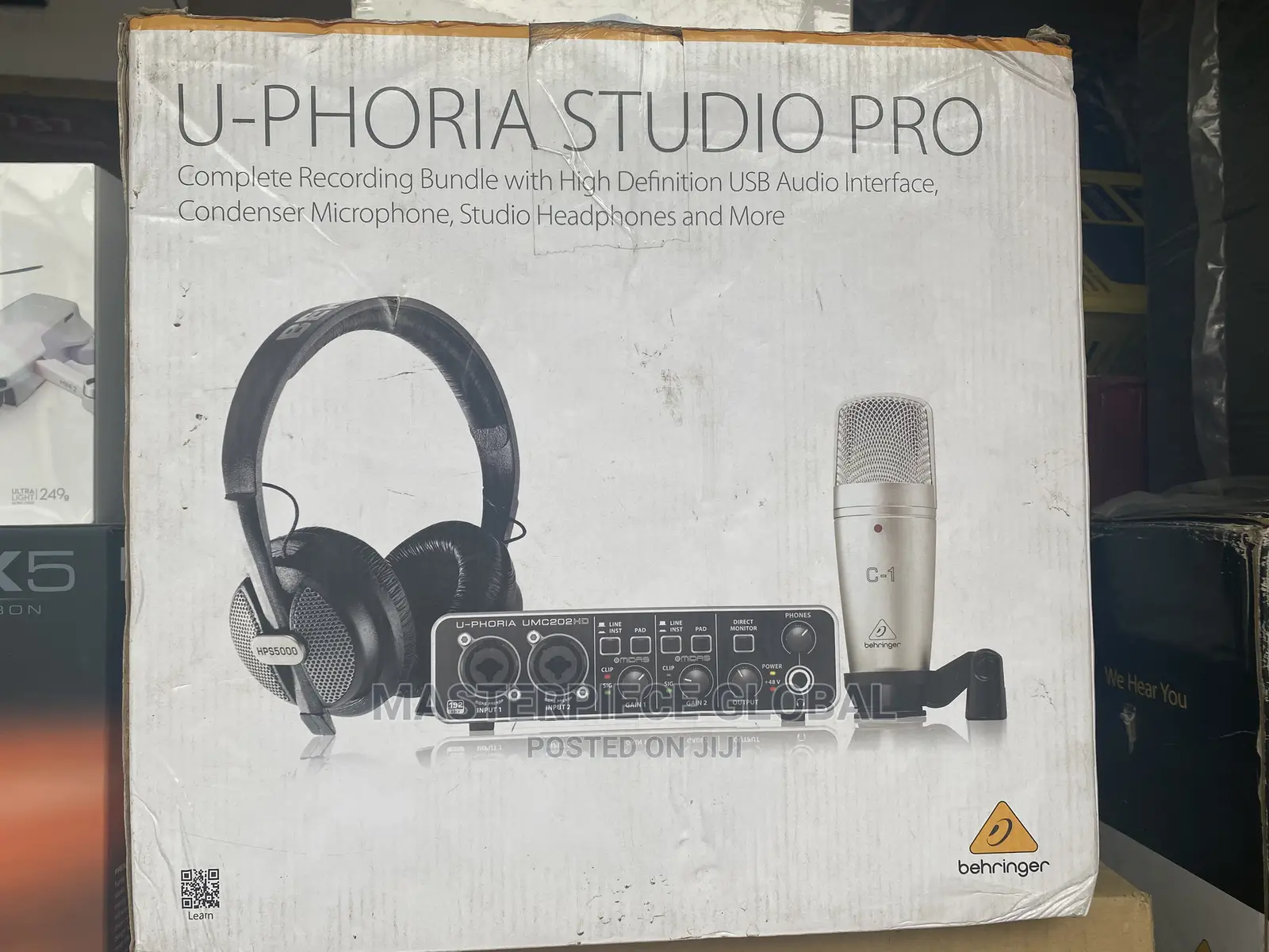 Behringer U-phoria Studio Pro
