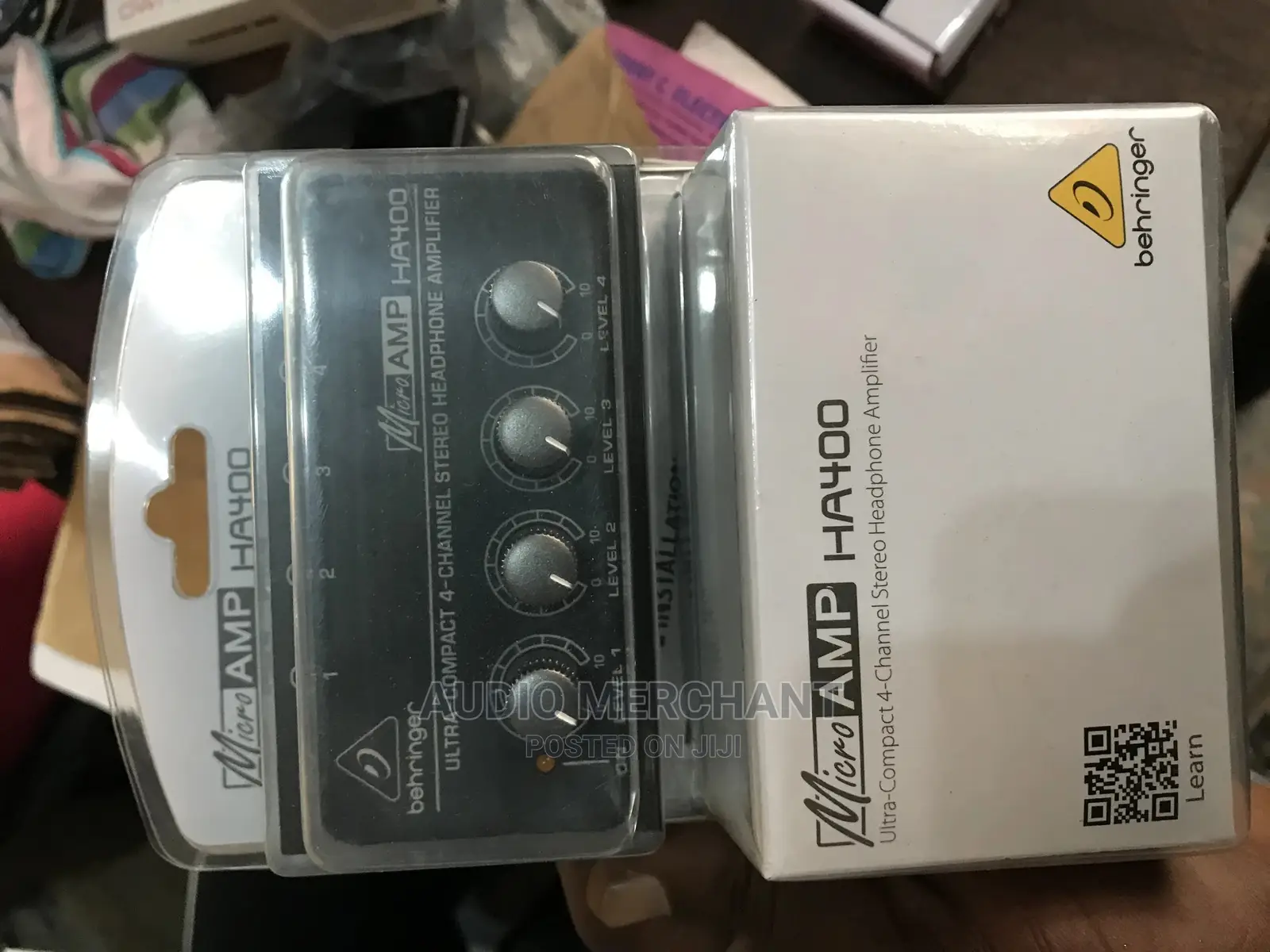 Behringer Headphone Amplifier HA400