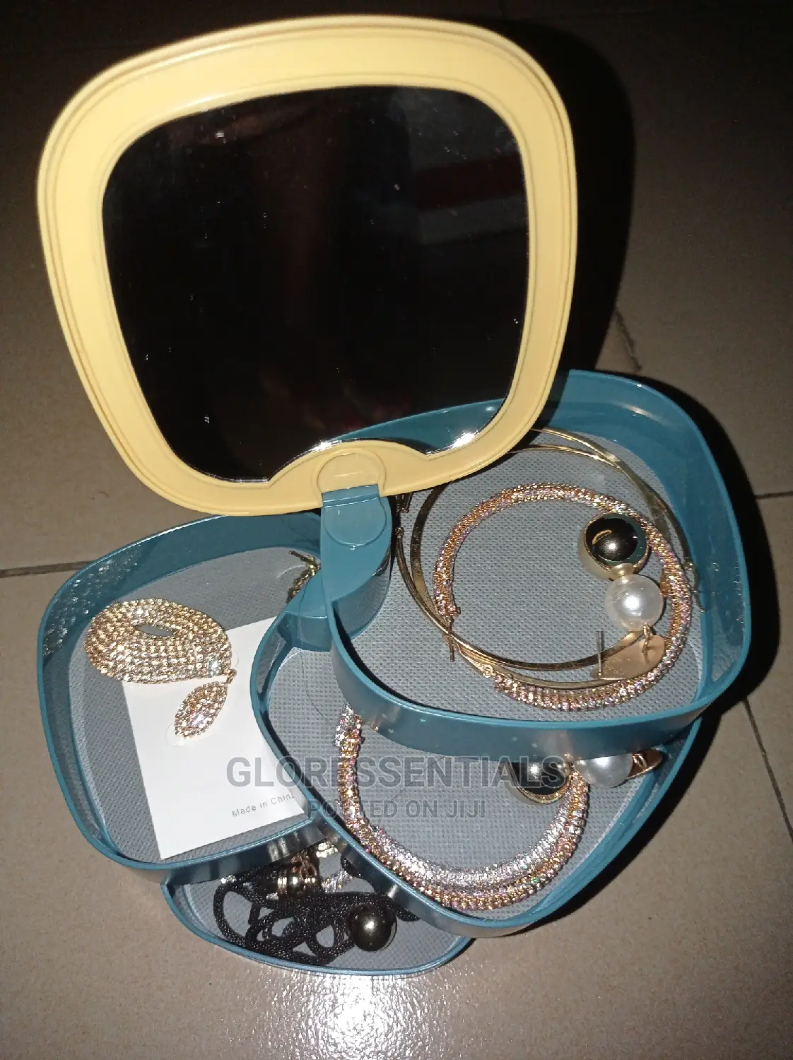 Rotating Jewelry Organizer Box With Mirror