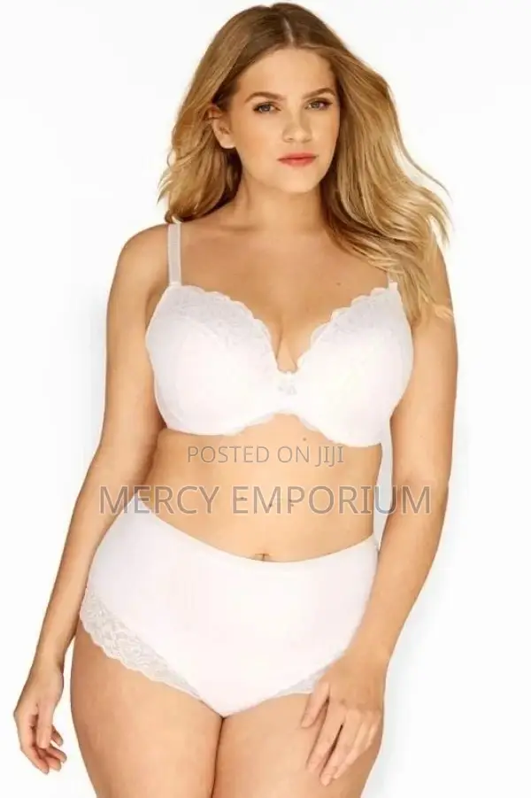 Black Padded Lace Bra Size 42C, 44DD, 48DD