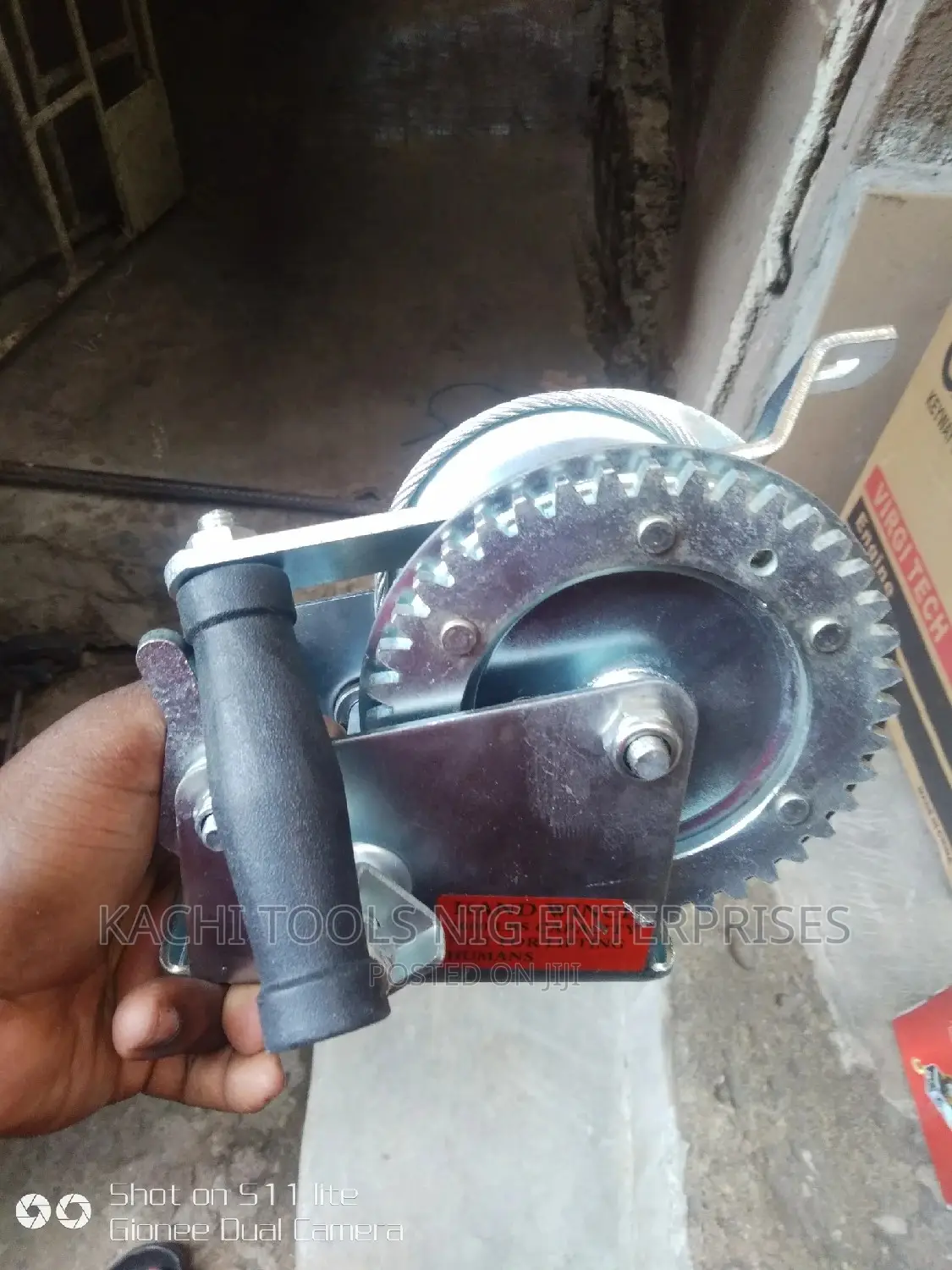 1000 Lb Hand Winch