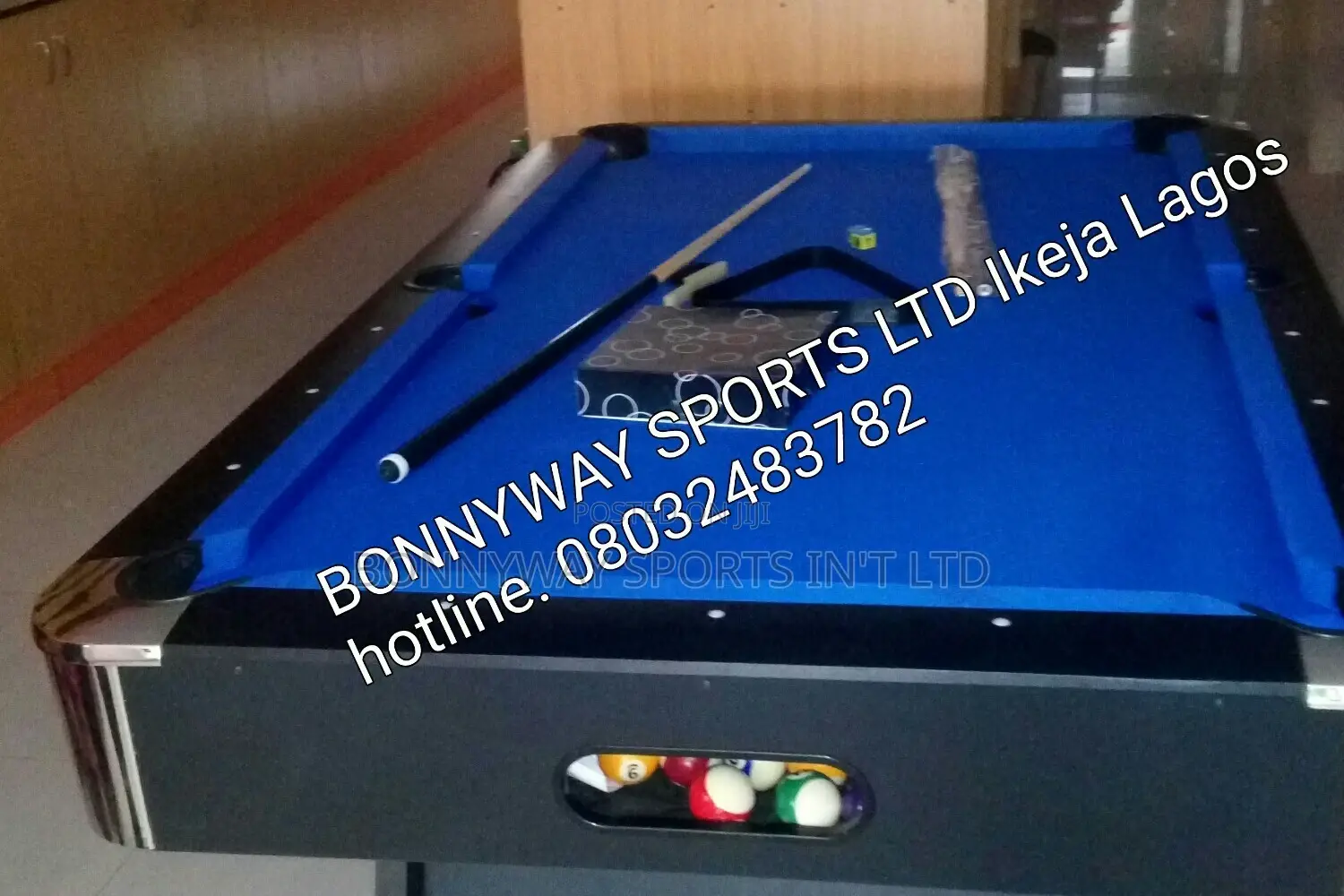 Standard Foreign Snooker Board With Complete Accessories