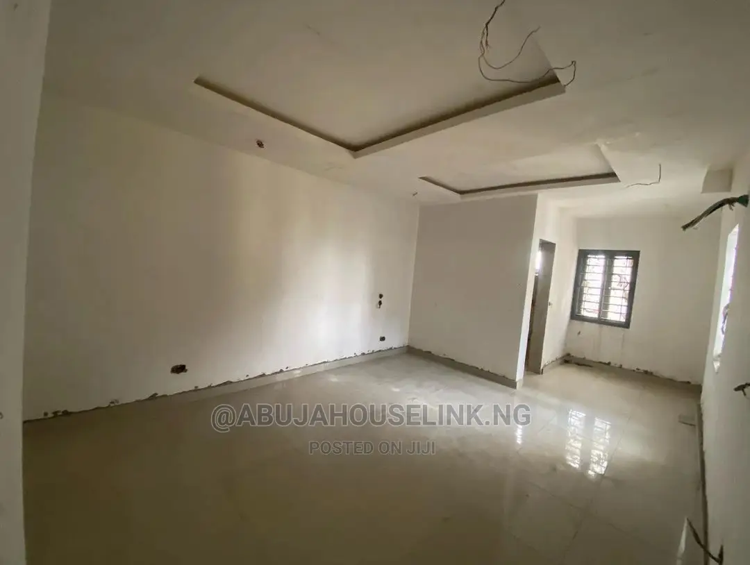 4bdrm Duplex in Jahi By Gilmore for sale