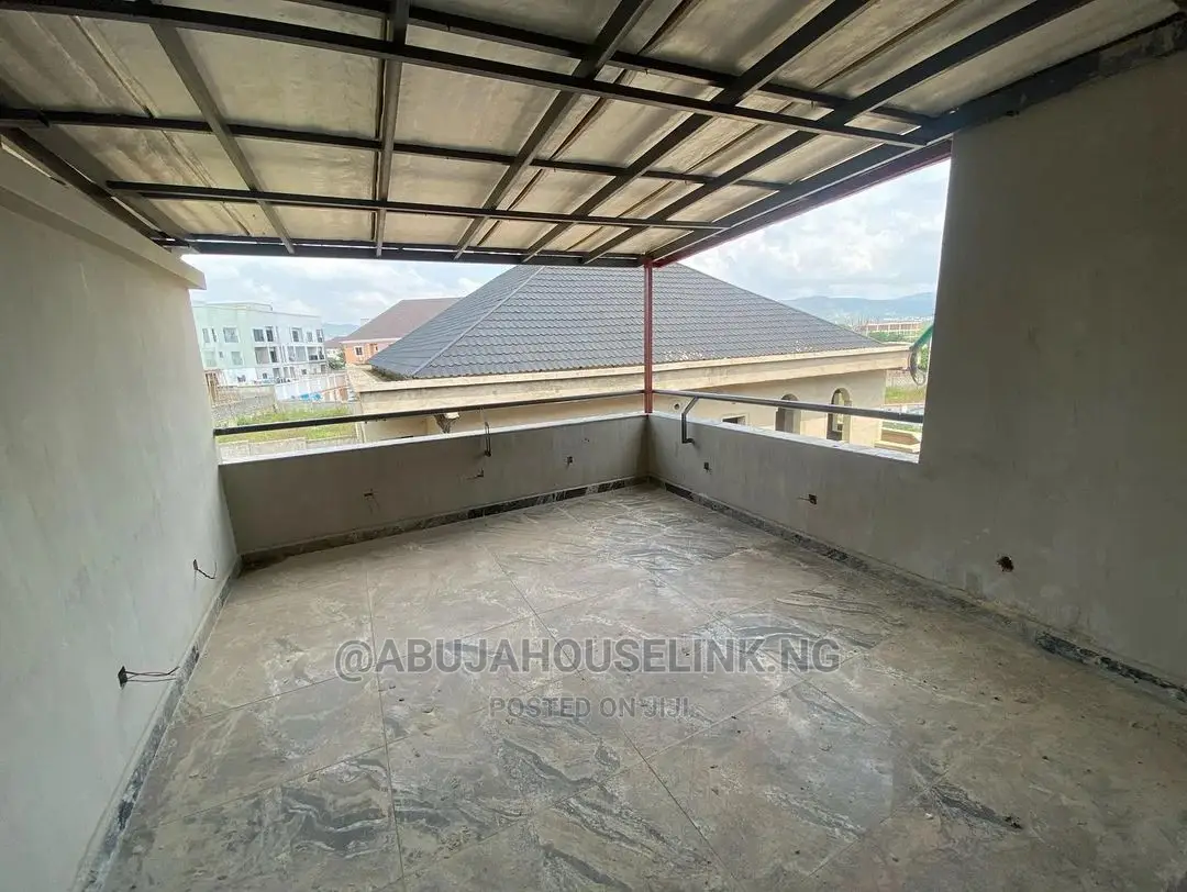 4bdrm Duplex in Jahi By Gilmore for sale