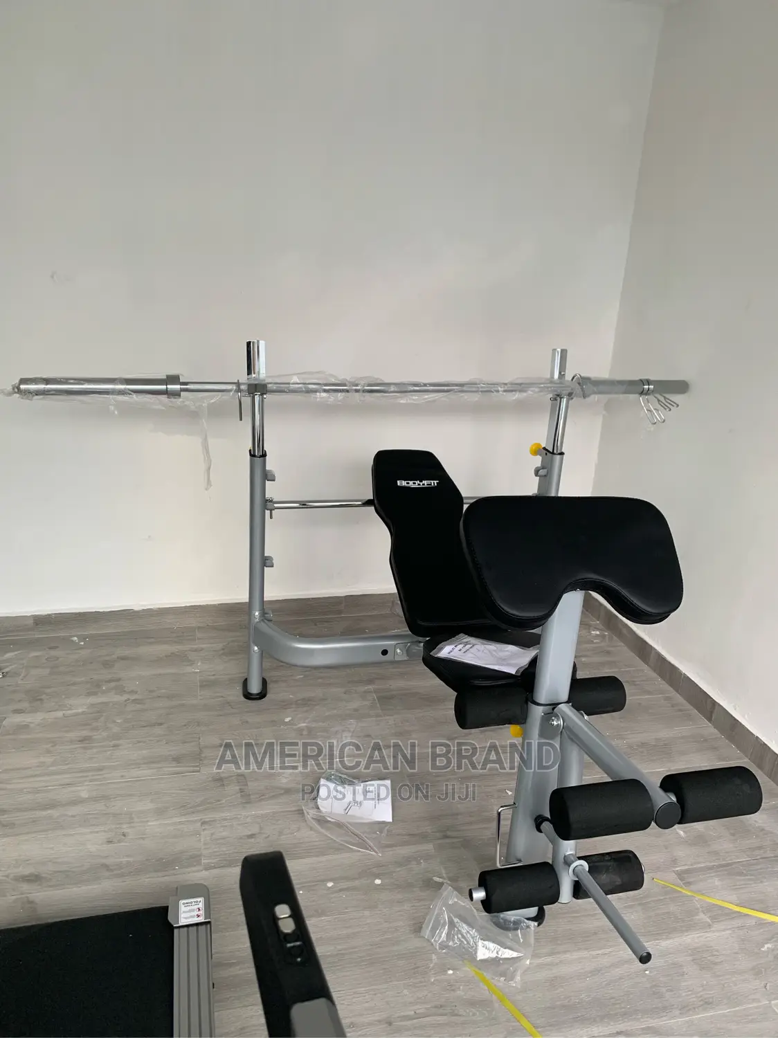 Commercial Weight Bench With Olympic Bar