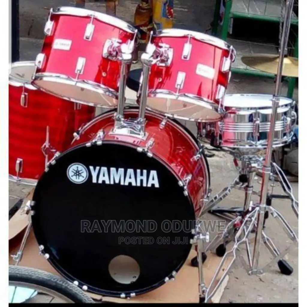 Yamaha Complete 5pcs Drum Set