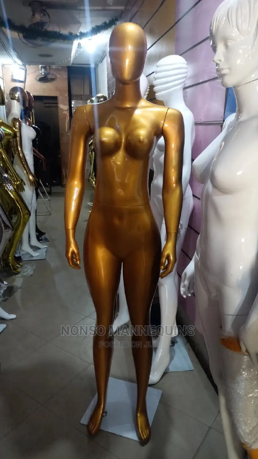 Gold Fibre Faceless Woman With Big Bum Bum