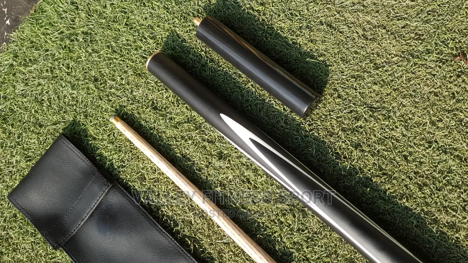 Quality Snooker Sticks With Bag