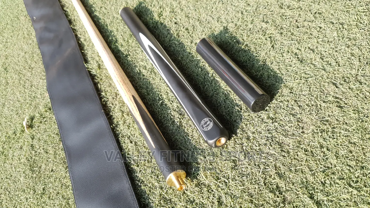 Quality Snooker Sticks With Bag