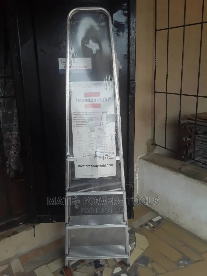 Brennenstuhl Aluminium Stepladder With Work-Tray 5 Rungs