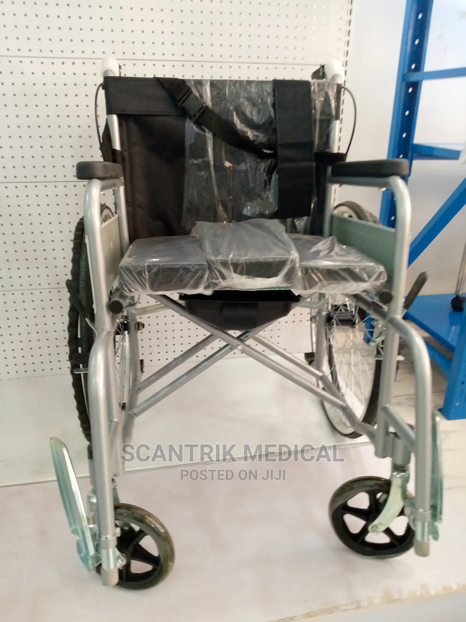 Heavy Duty Foldable Wheelchair for Heavy Patients