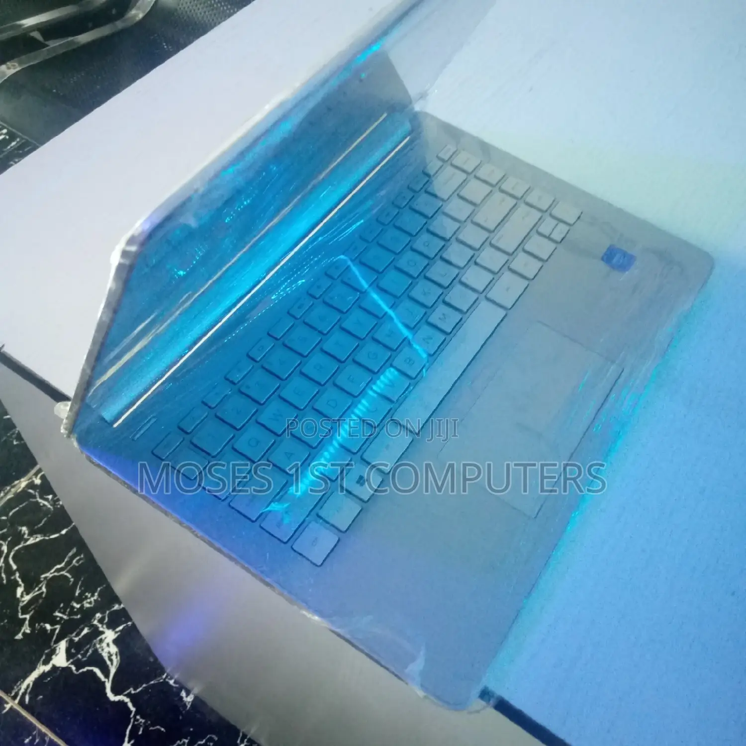 New Laptop HP 14-Dq1088wm 4GB Intel SSD 128GB