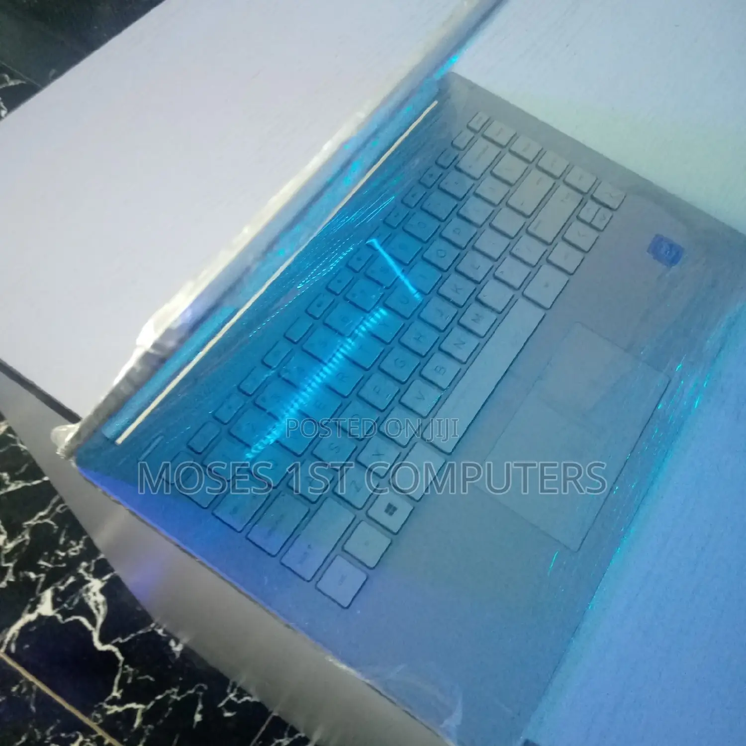 New Laptop HP 14-Dq1088wm 4GB Intel SSD 128GB